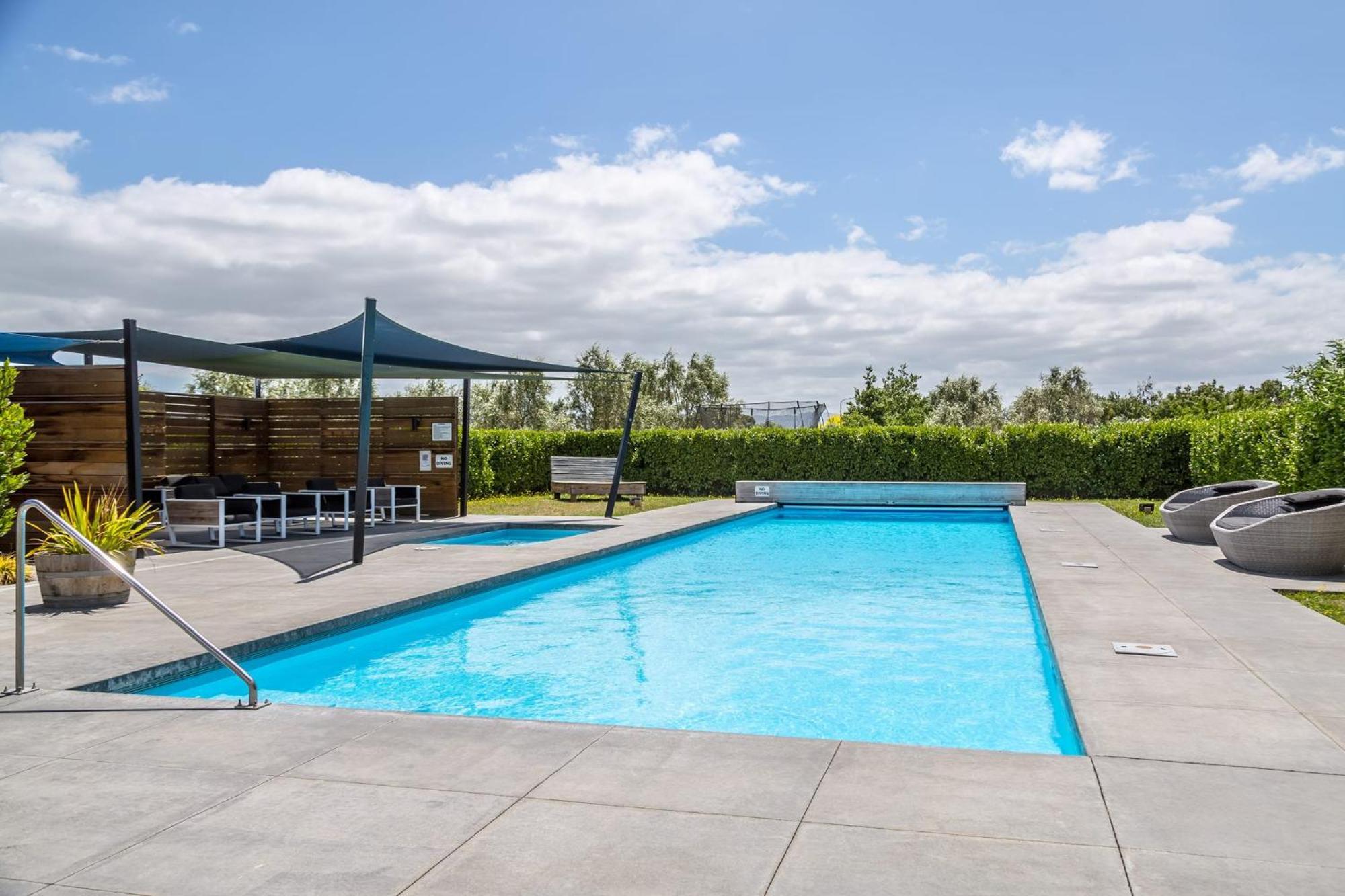 Regent Sanctuary - Martinborough Holiday Home Exterior foto